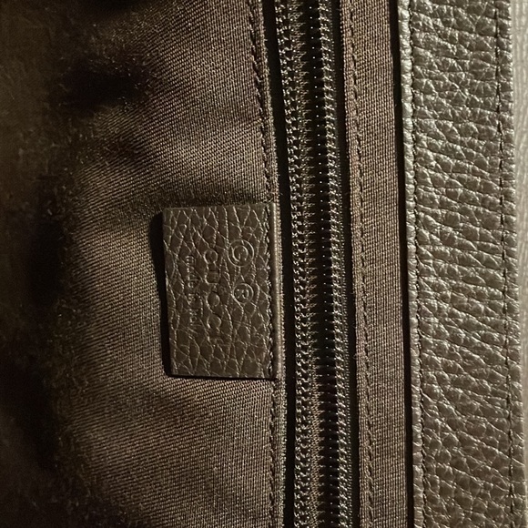 Gucci Messenger bag and dust bag included. No receipt available. Authentic. - Picture 4 of 9